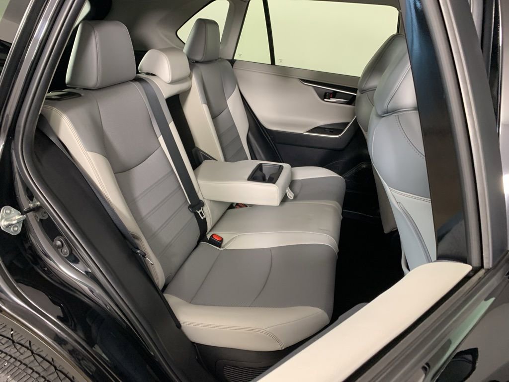 Used 2022 Toyota RAV4 Limited image 37