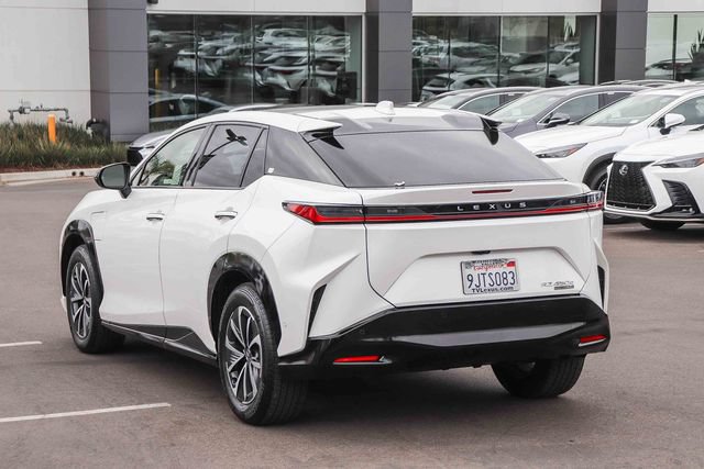 Certified 2023 Lexus RZ 450e Premium w/ Technology Package AWD/4WD image 4