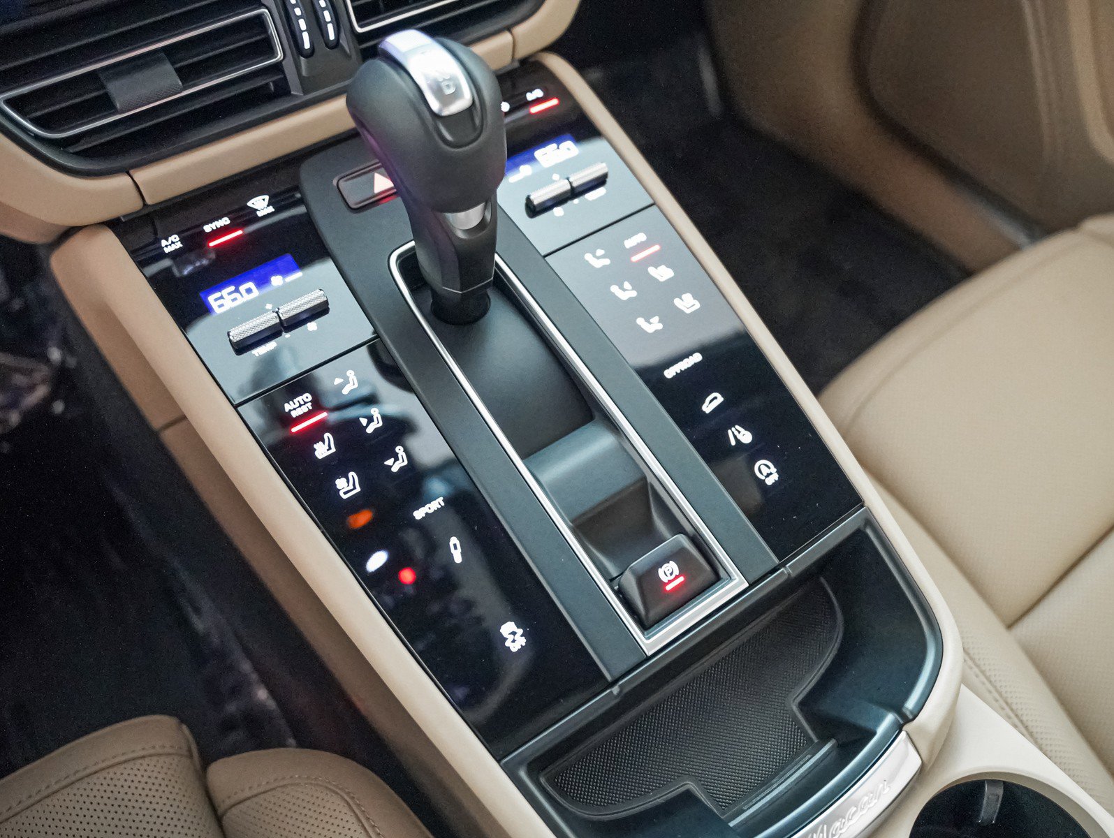 Certified 2025 Porsche Macan S image 20