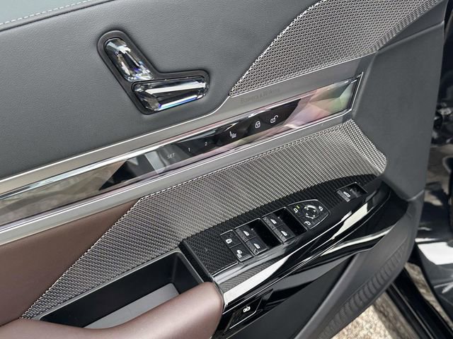 Certified 2023 BMW i7 xDrive60 image 24