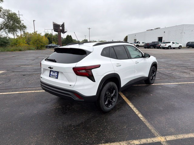 New 2026 Chevrolet Trax LT w/ Driver Confidence Package FWD image 5