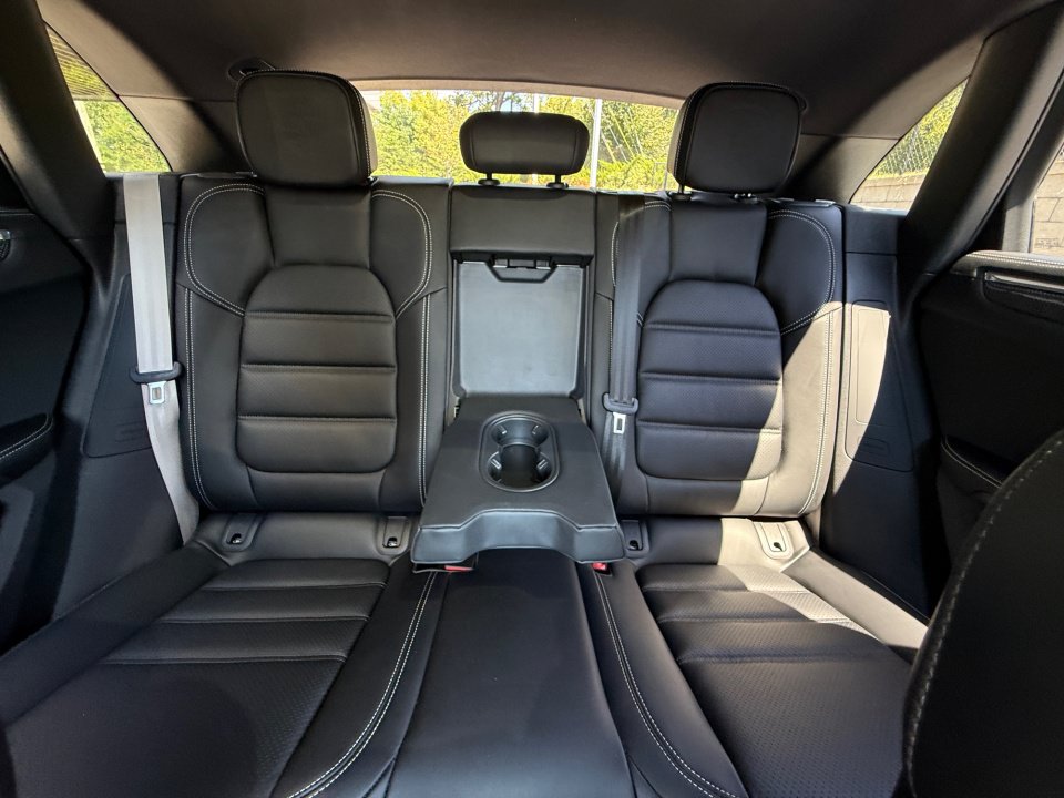 Certified 2026 Porsche Macan Turbo AWD/4WD image 24