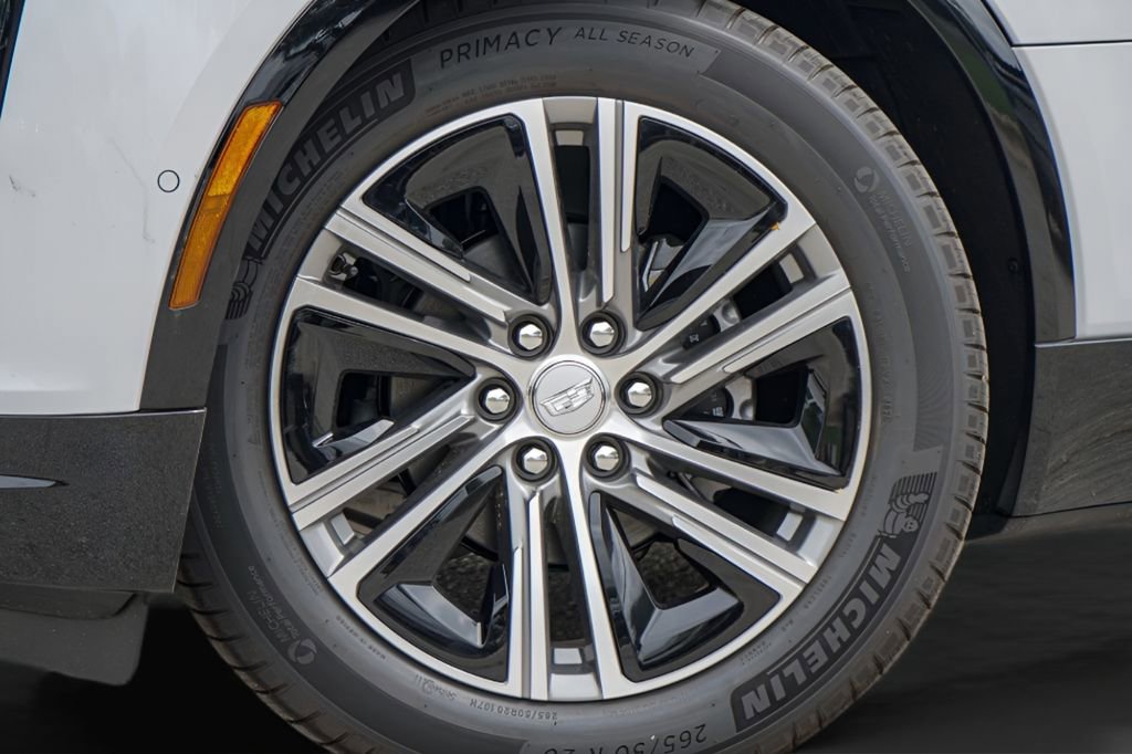 New 2026 Cadillac Lyriq Luxury w/ LPO, Floor Liner Package AWD/4WD image 2