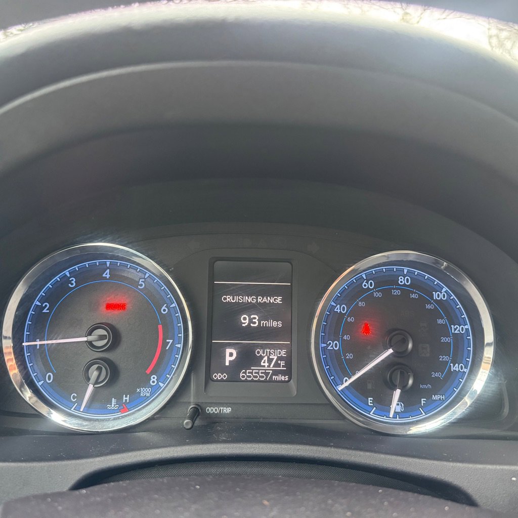 Used 2018 Toyota Corolla LE image 28