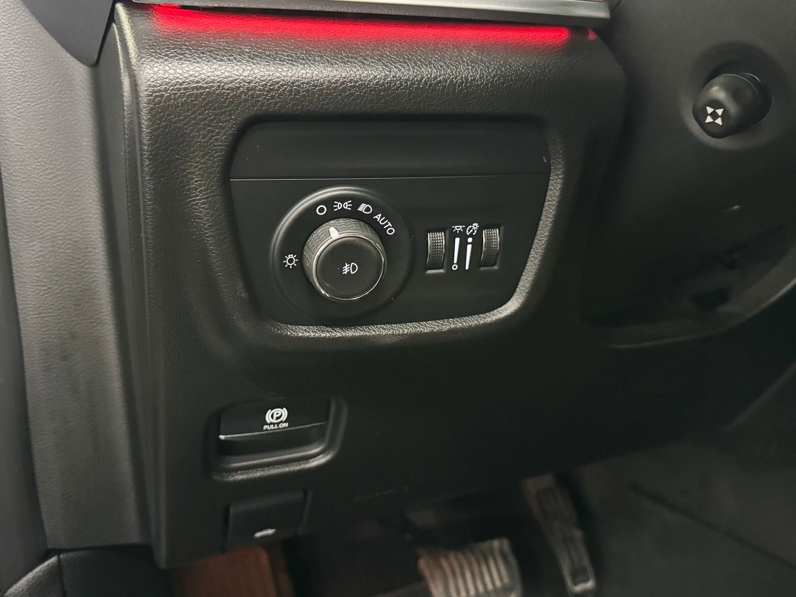 Used 2023 Jeep Grand Cherokee L Summit w/ Advanced Protech Group IV image 28