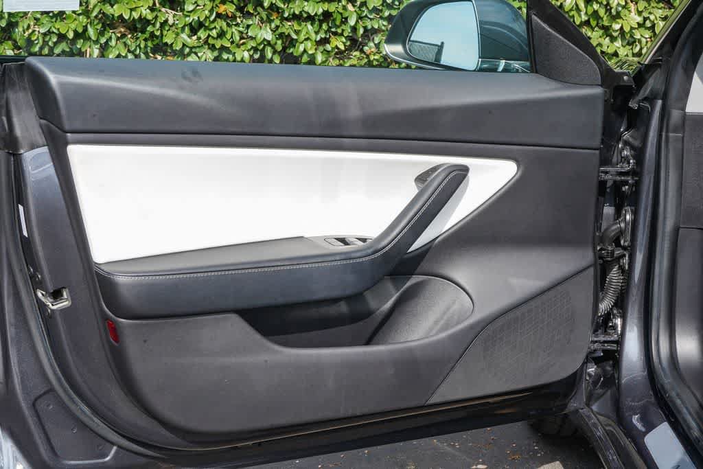 Used 2018 Tesla Model 3 Long Range AWD/4WD image 18