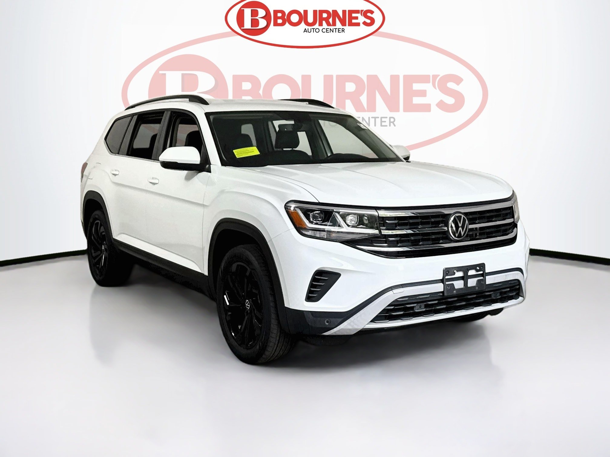 Used 2023 Volkswagen Atlas SE w/ Black Wheel Package