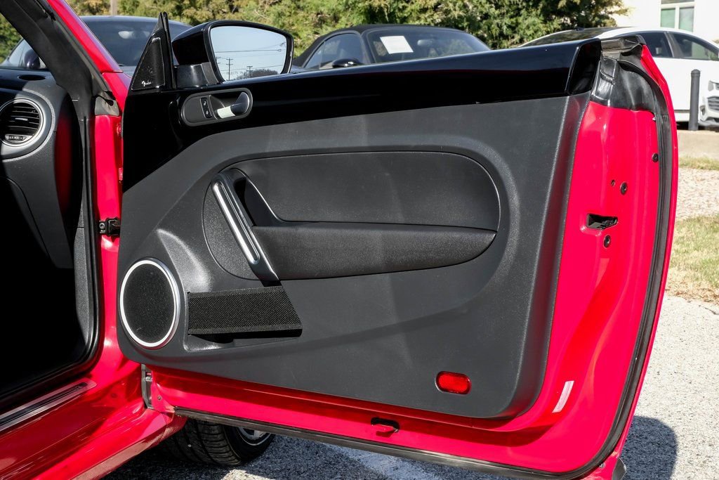 Used 2014 Volkswagen Beetle R-Line image 35