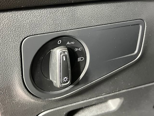 Used 2019 Volkswagen Tiguan SE image 23