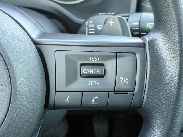 Used 2023 Nissan Rogue S image 25