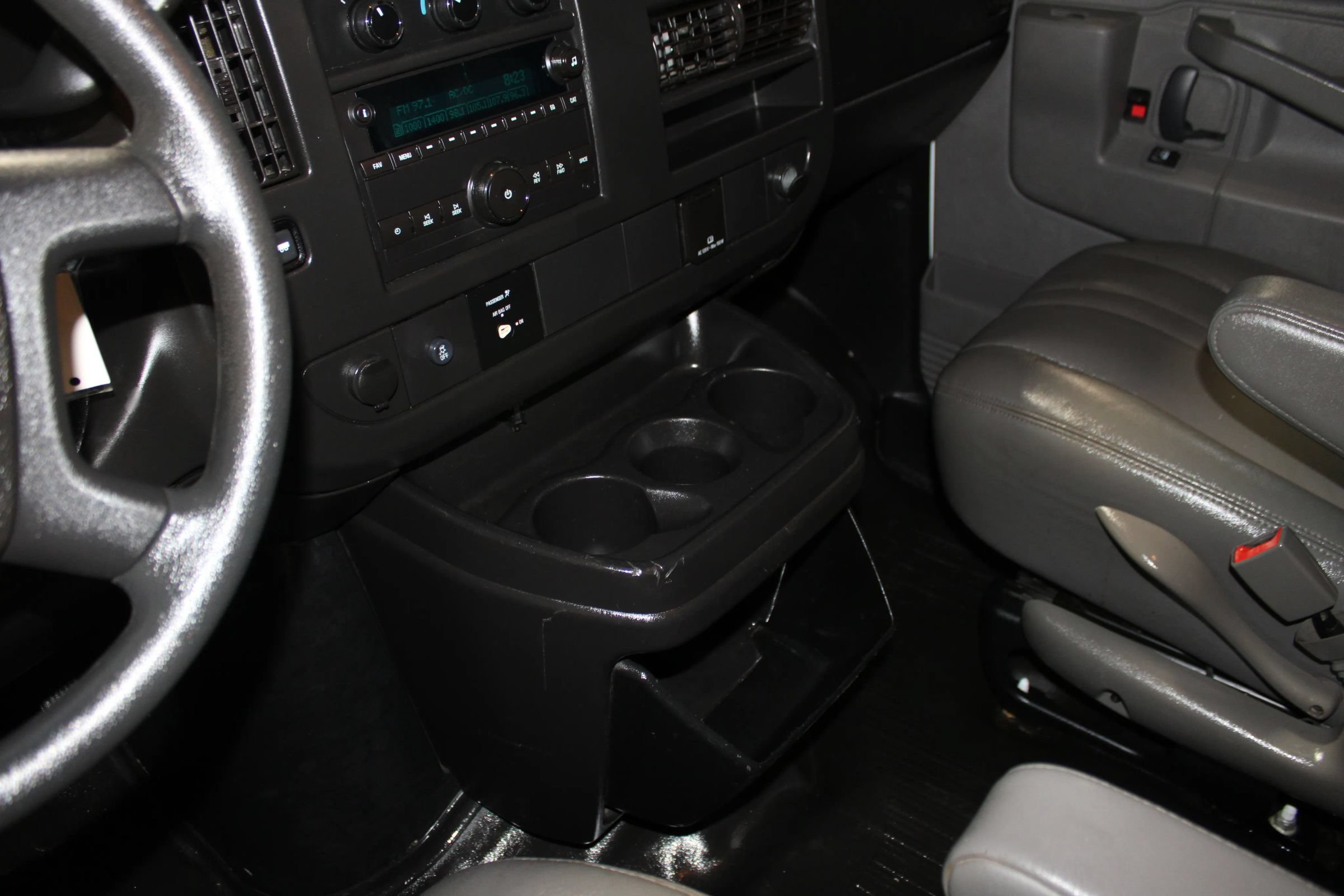 Used 2017 Chevrolet Express 2500 Extended RWD image 14