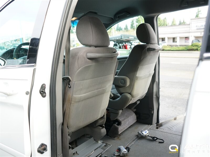 Used 2010 Honda Odyssey EX image 11