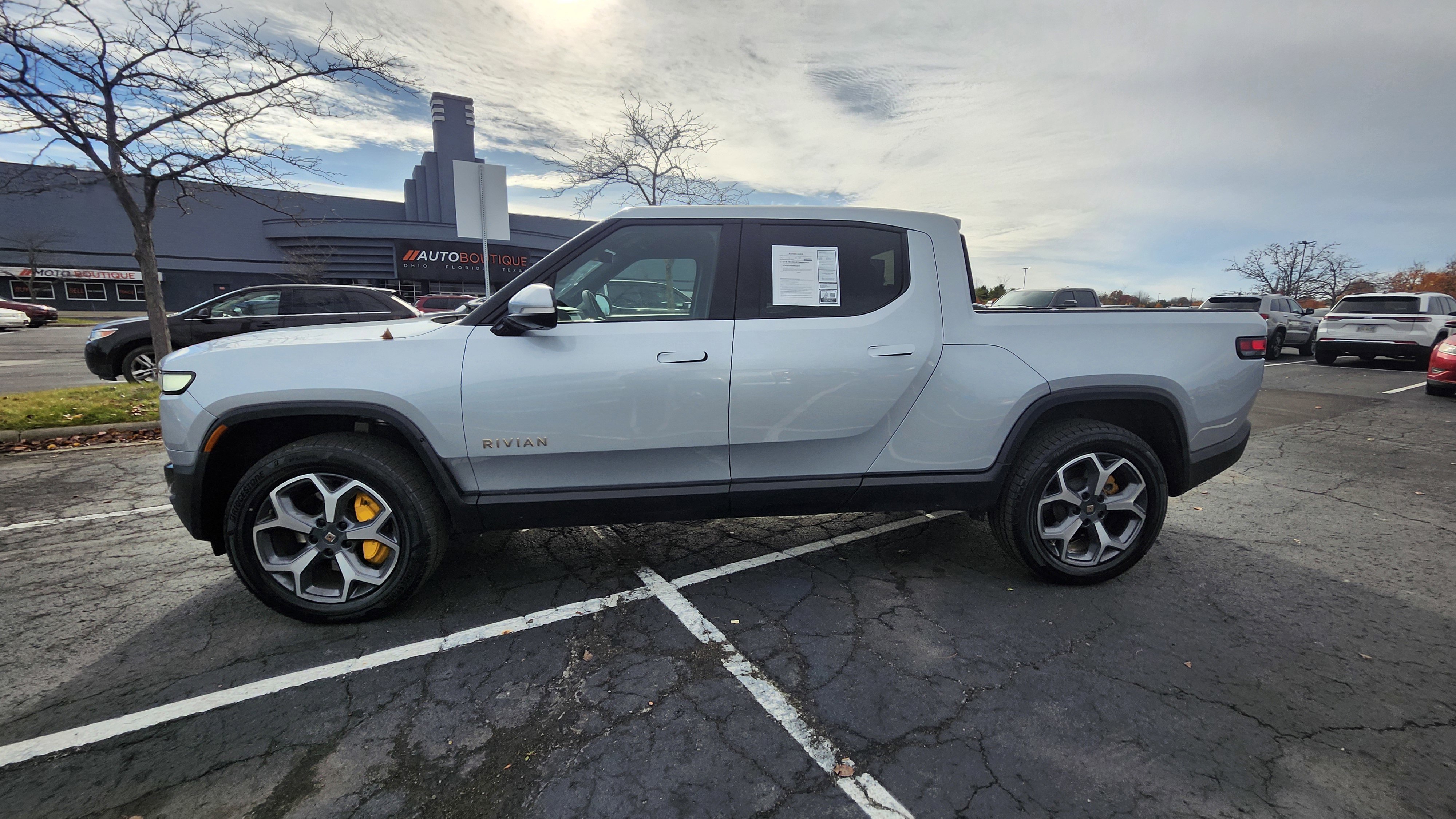 Used 2022 Rivian R1T Launch Edition image 14