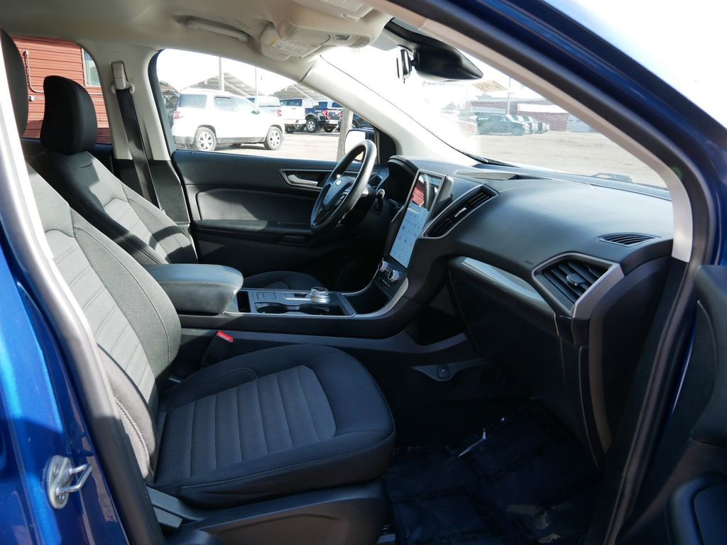 Certified 2022 Ford Edge SE w/ Black Appearance Package AWD/4WD image 8