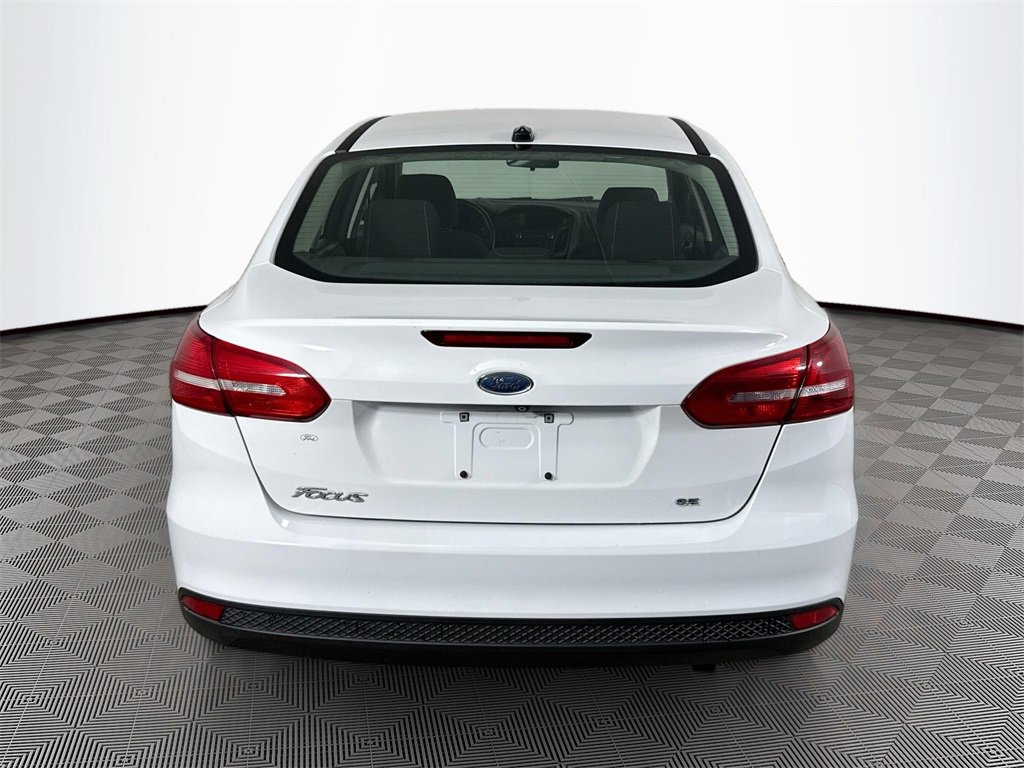Used 2017 Ford Focus SE w/ Cold Weather Package image 7