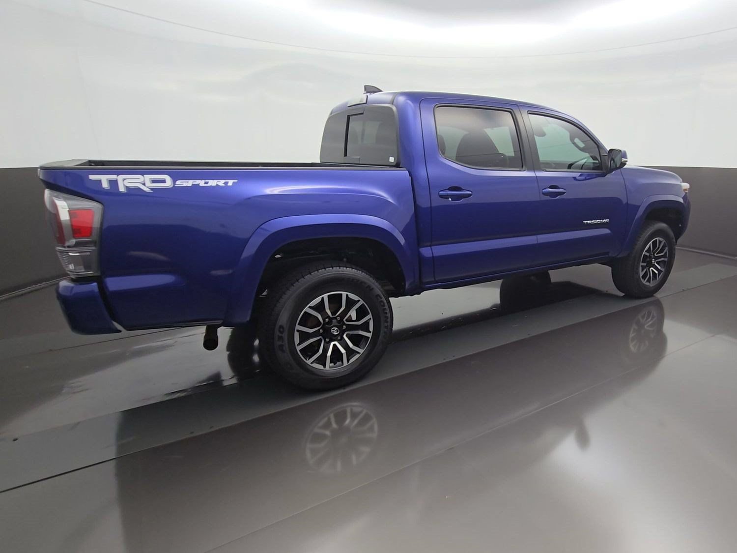 Used 2022 Toyota Tacoma TRD Sport w/ Technology Package RWD image 10