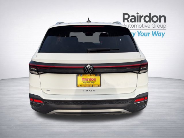 Used 2025 Volkswagen Taos SE FWD image 6