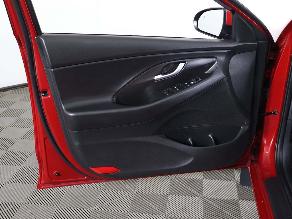 Used 2018 Hyundai Elantra GT Sport image 21