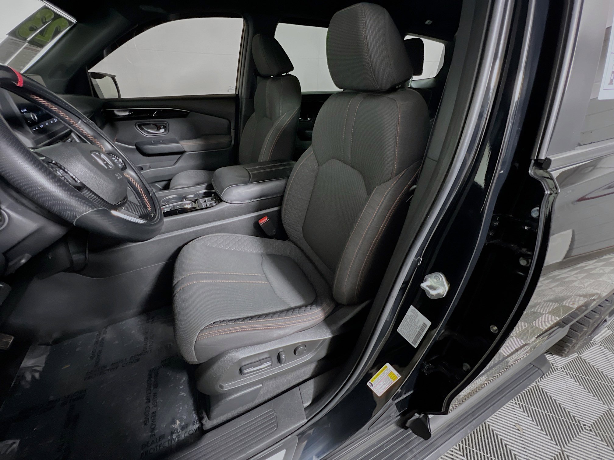 Used 2023 Honda Pilot Sport image 15