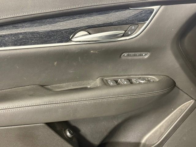 Certified 2022 Cadillac XT5 Premium Luxury image 12