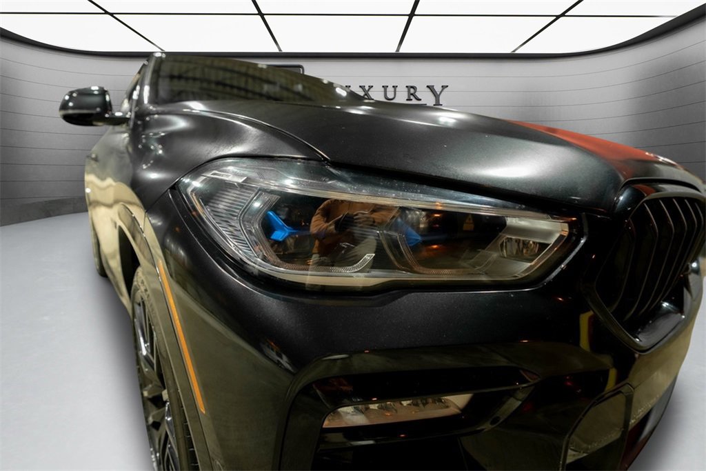 Used 2021 BMW X6 M50i w/ Executive Package image 7