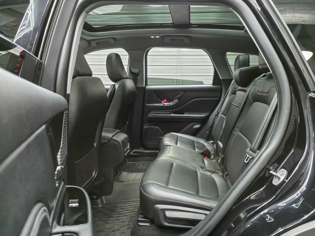 Used 2022 Lincoln Corsair Reserve w/ Equipment Group 201A AWD/4WD image 16