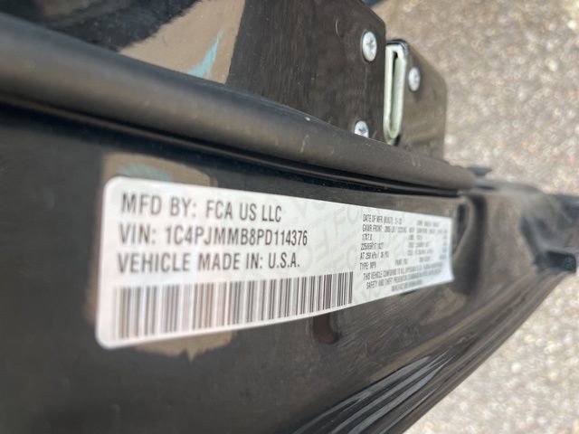 Used 2023 Jeep Cherokee Altitude Lux image 28