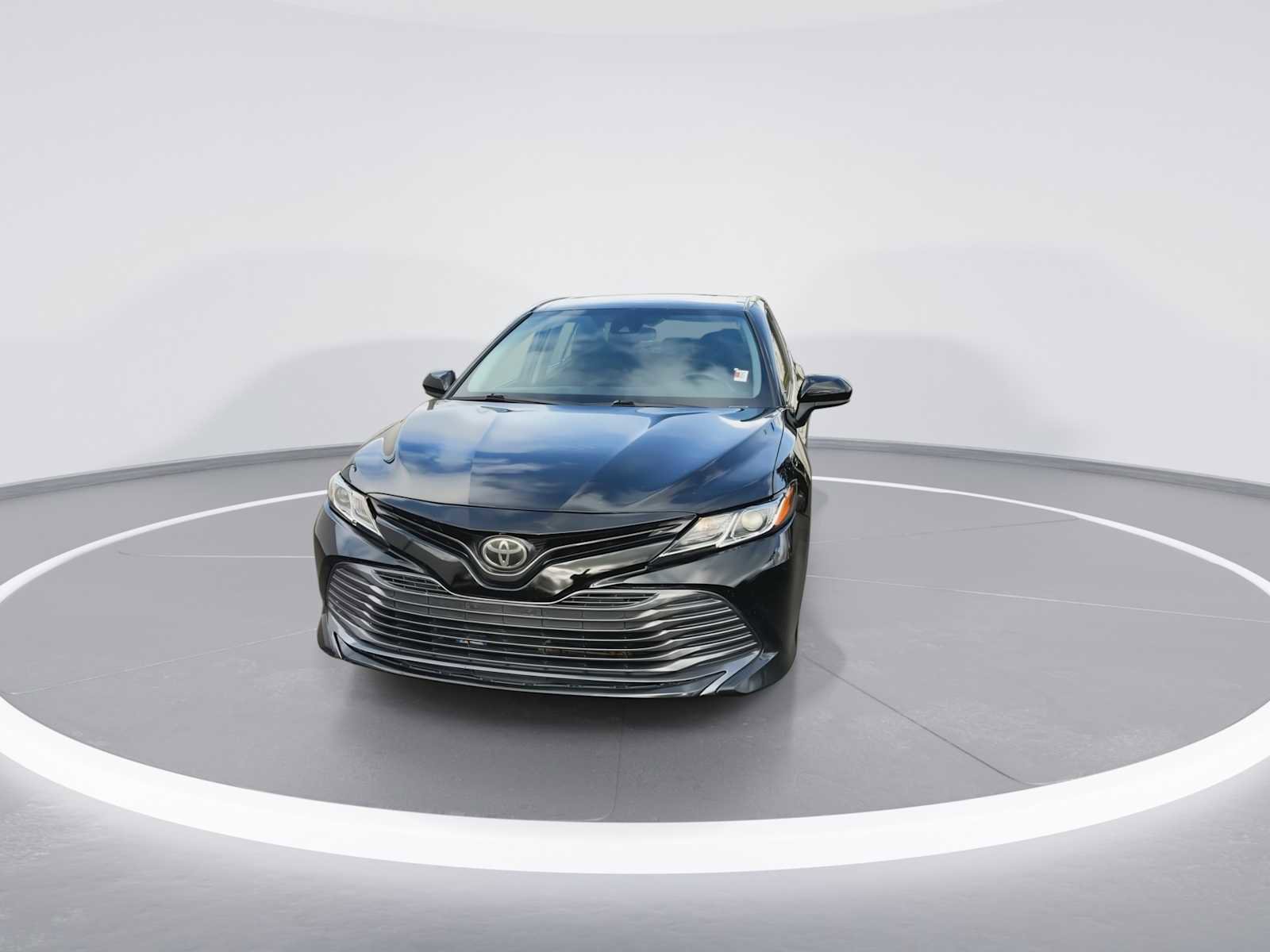 Certified 2018 Toyota Camry LE image 3