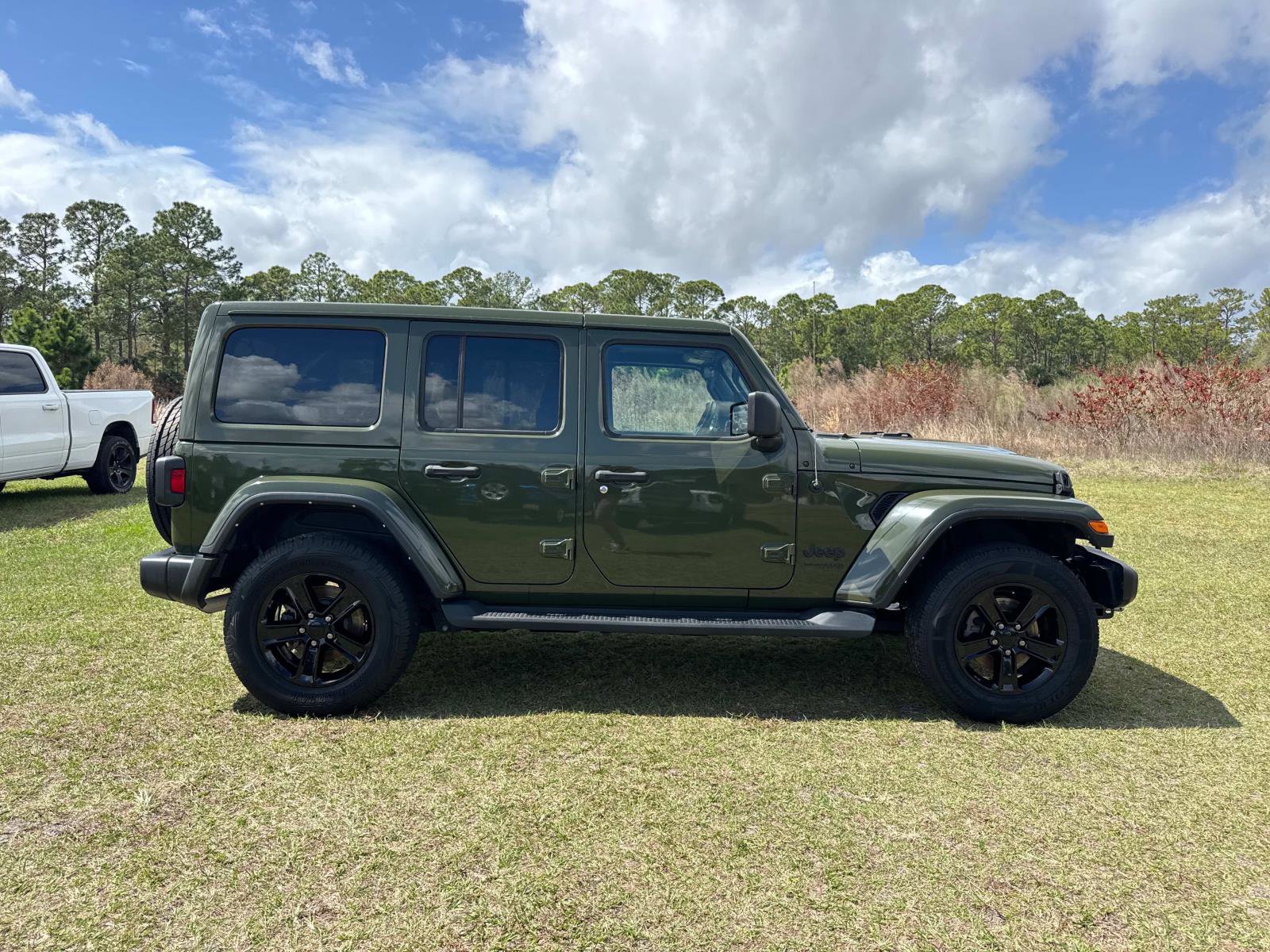 Certified 2021 Jeep Wrangler Unlimited Sahara AWD/4WD image 2