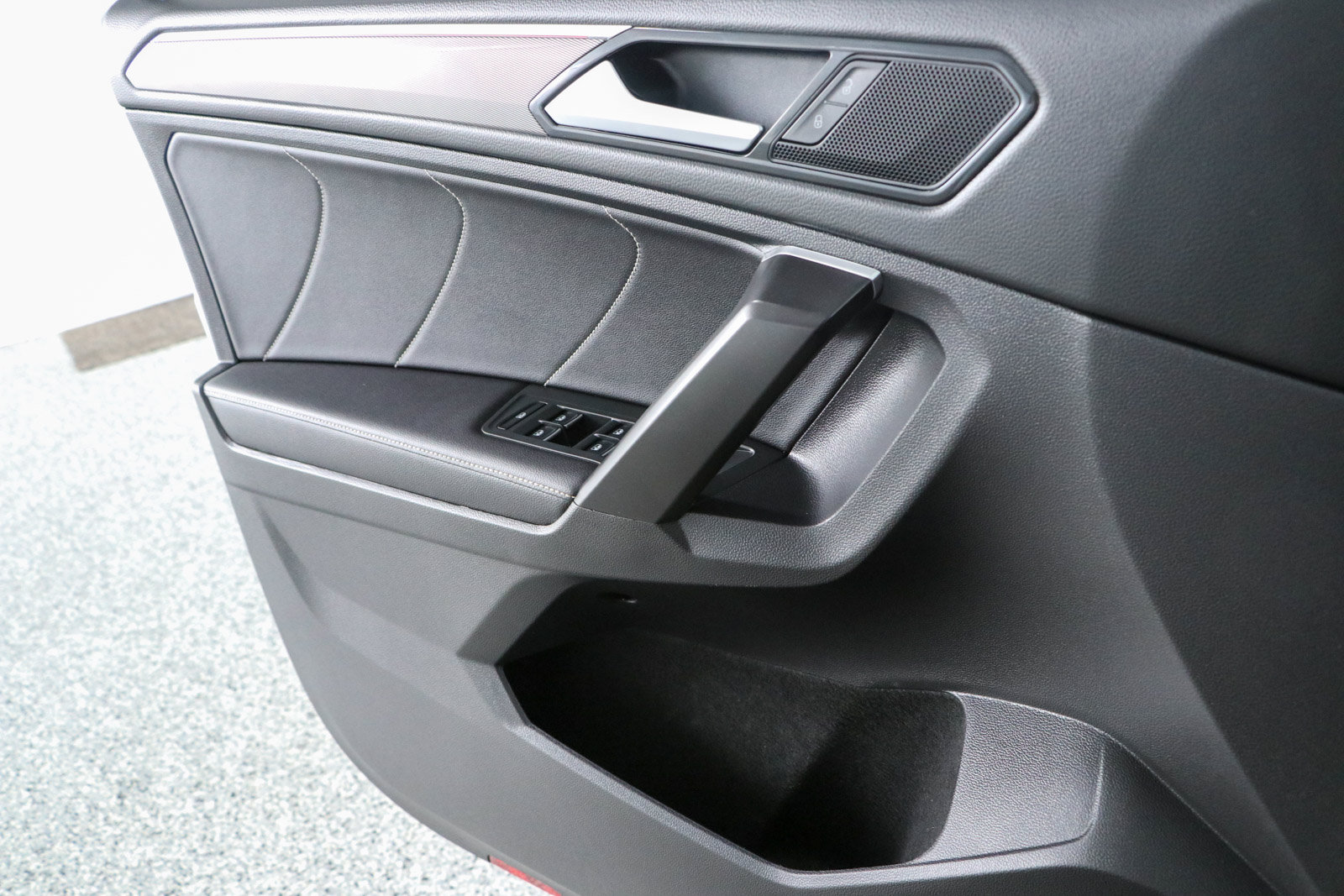 Used 2023 Volkswagen Tiguan SE R-Line AWD/4WD image 22