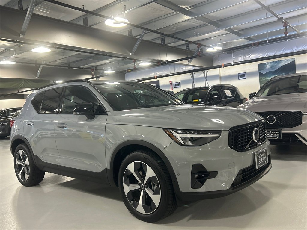 Certified 2025 Volvo XC40 B5 Plus