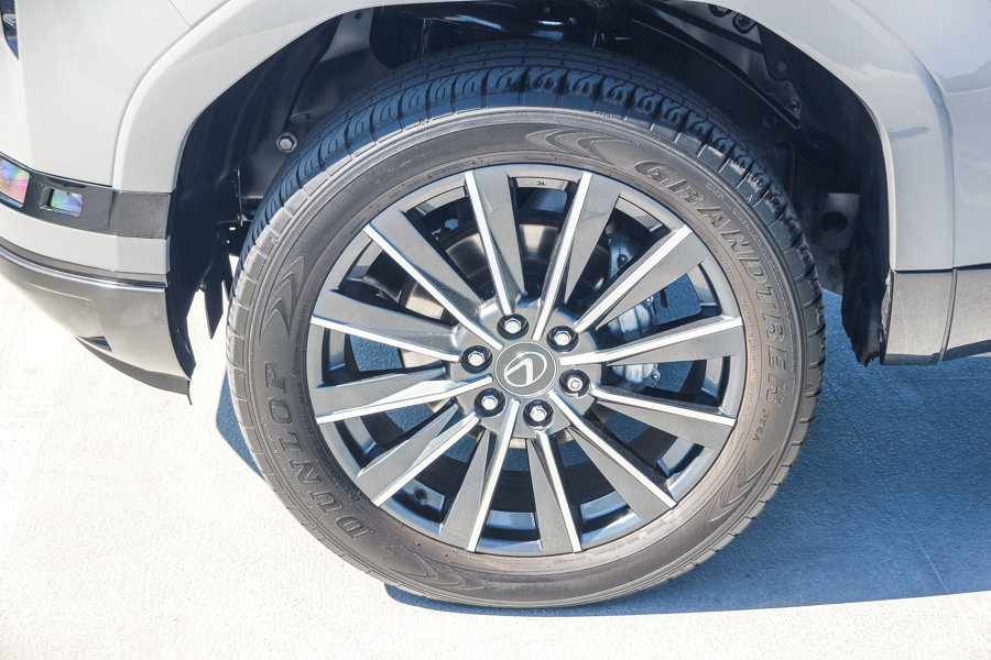 Certified 2024 Lexus GX 550 w/ Accessory Package (Z1) AWD/4WD image 11