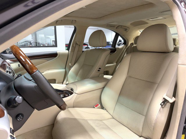 Used 2013 Lexus LS 460 w/ Ultra Luxury Pkg RWD image 15