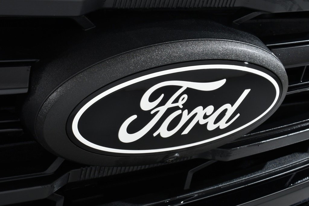 New 2025 Ford F150 XLT w/ Equipment Group 302A MID image 20