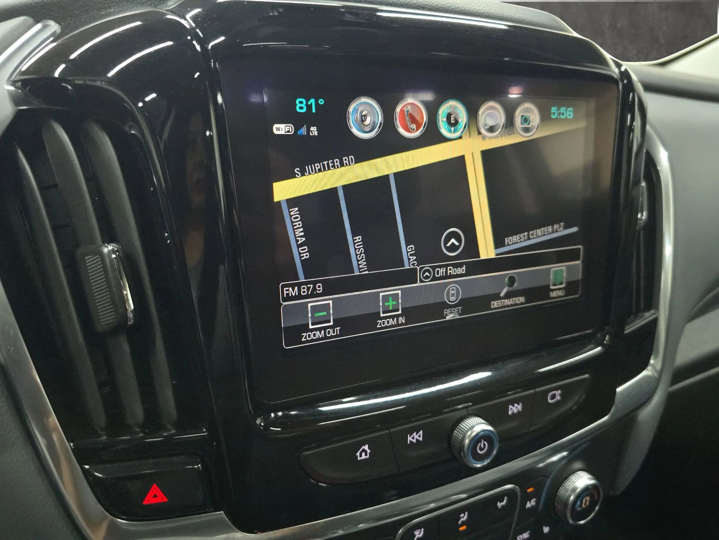 Used 2019 Chevrolet Traverse LT w/ LT Premium Package image 23