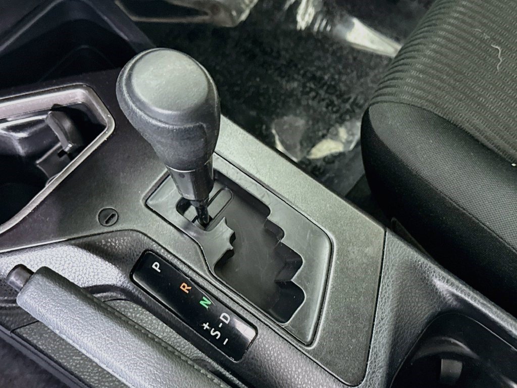 Used 2018 Toyota RAV4 LE FWD image 19