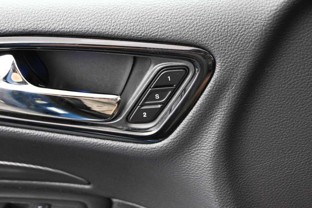 Used 2025 Dodge Durango GT AWD/4WD image 21
