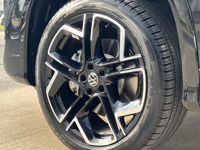 New 2026 Volkswagen Tiguan SEL R-Line AWD/4WD image 8