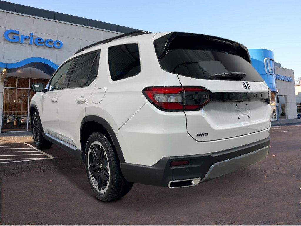 New 2026 Honda Pilot Touring image 3