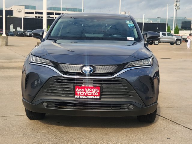 Certified 2022 Toyota Venza LE AWD/4WD image 2
