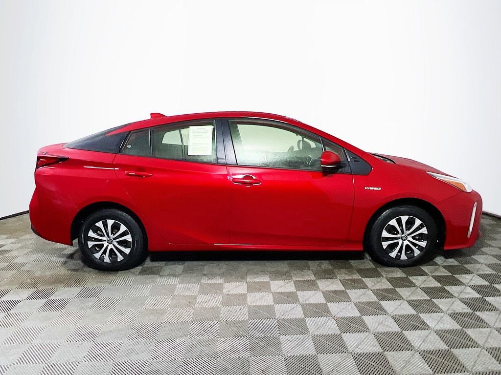 Certified 2022 Toyota Prius LE image 9