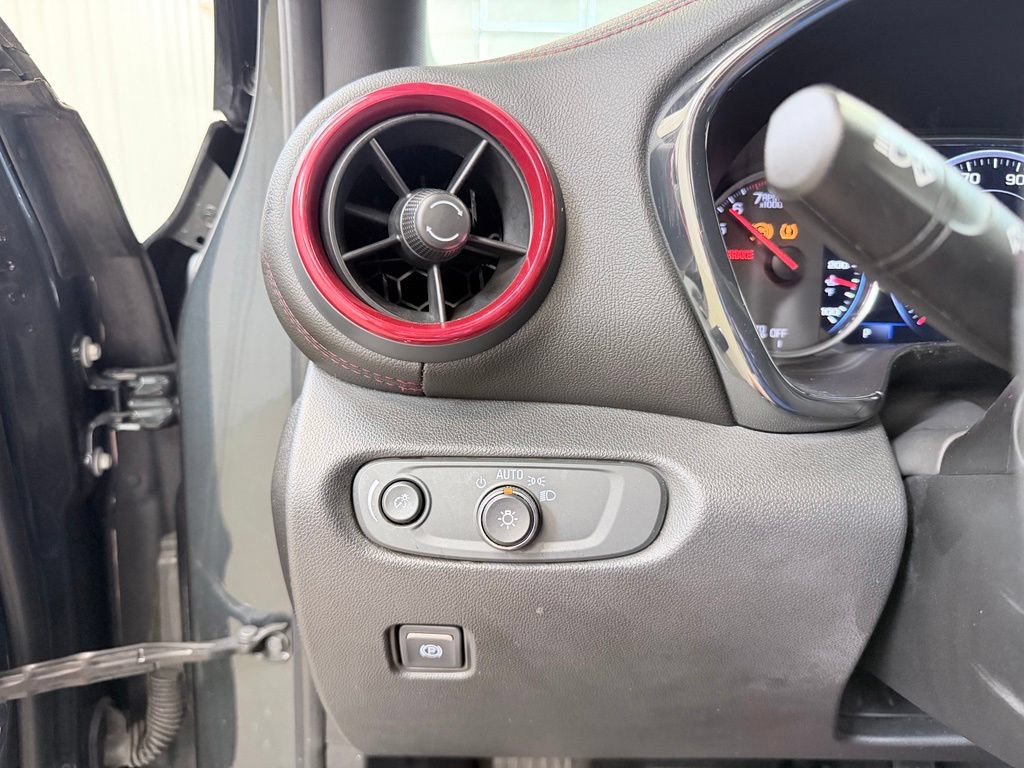 Used 2019 Chevrolet Blazer RS w/ LPO, Floor Liner Package FWD image 38