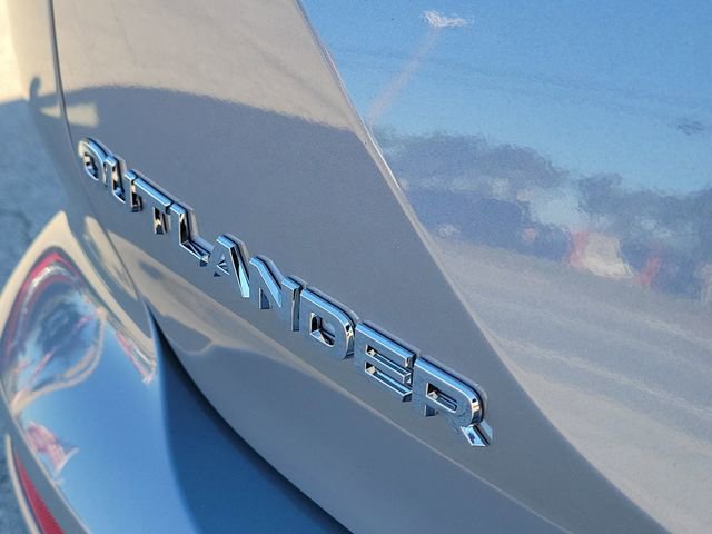 New 2026 Mitsubishi Outlander SE FWD image 10