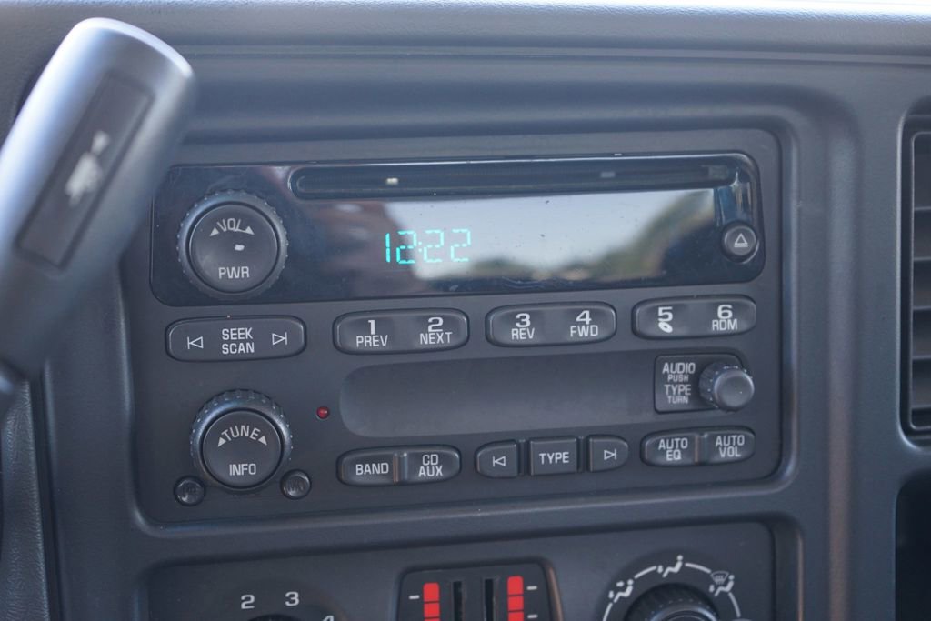 Used 2006 Chevrolet Silverado 1500 LT w/ Light Duty Power Package image 16