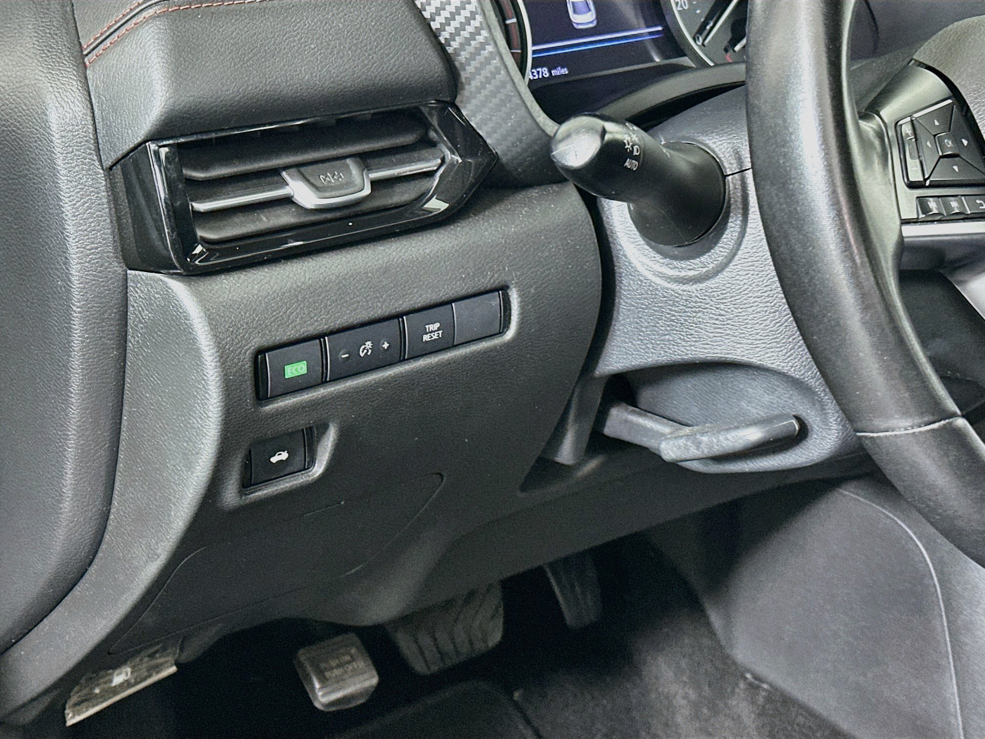 Used 2025 Nissan Sentra SR FWD image 17