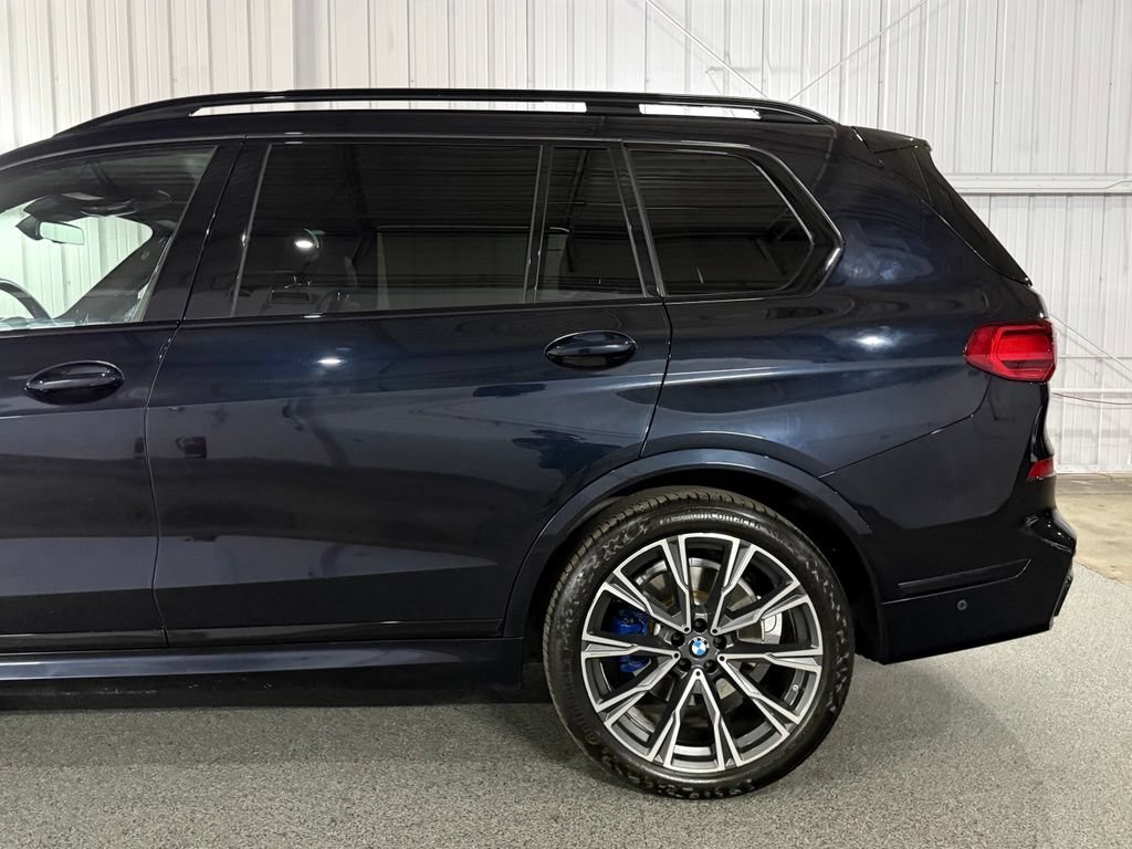 Used 2022 BMW X7 xDrive40i w/ M Sport Package AWD/4WD image 12