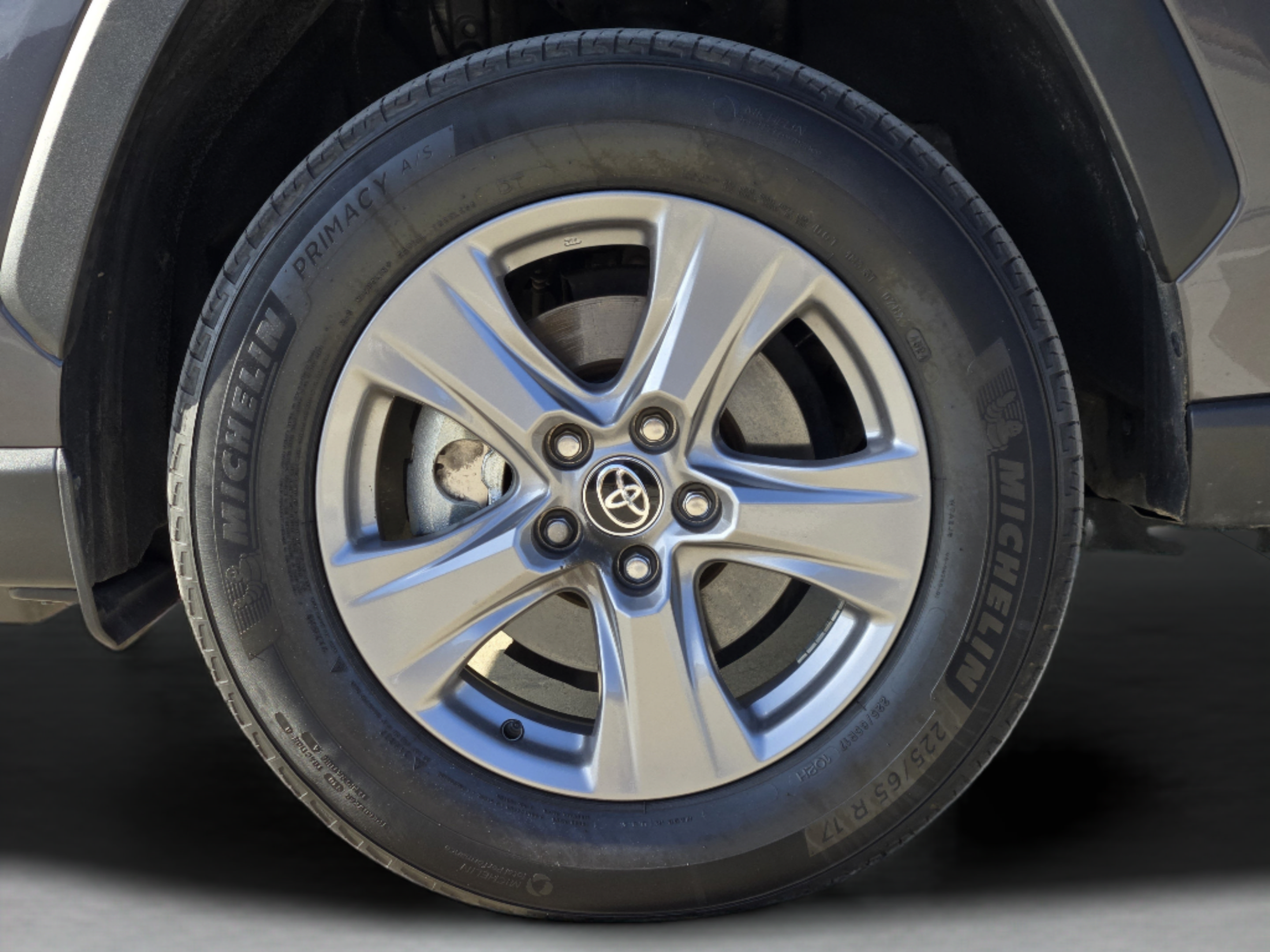 Used 2025 Toyota RAV4 XLE AWD/4WD image 31