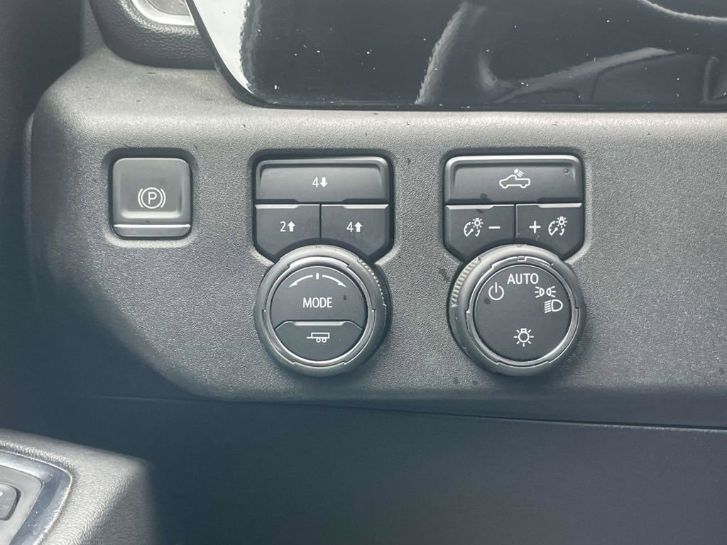 Used 2024 Chevrolet Silverado 2500 LT image 26