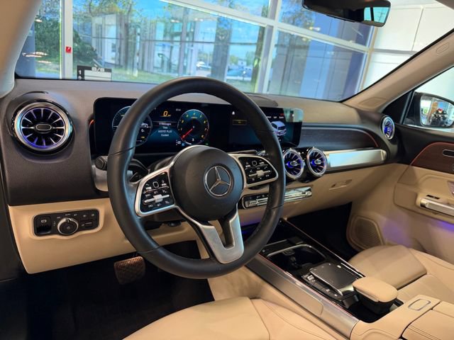 Used 2023 Mercedes-Benz GLB 250 4MATIC w/ Premium Package image 22