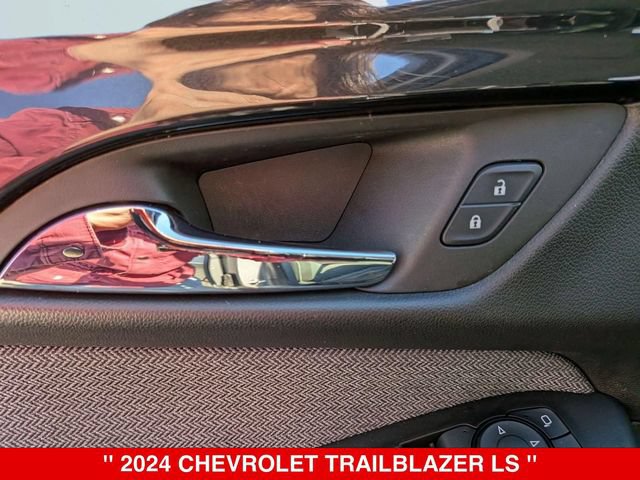 Used 2024 Chevrolet TrailBlazer LS AWD/4WD image 10